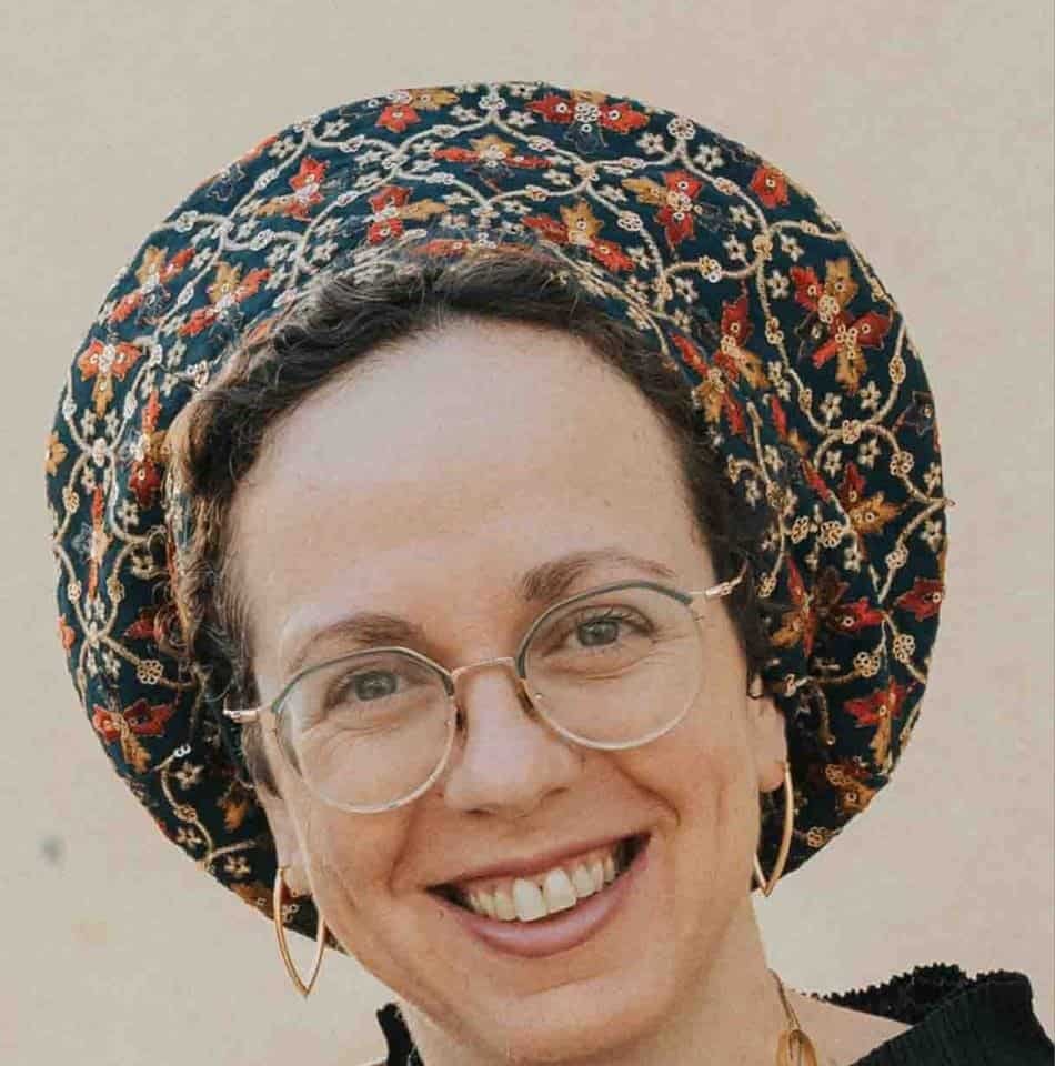 תמר מאיר סופרת משוררת וראש בית מדרש